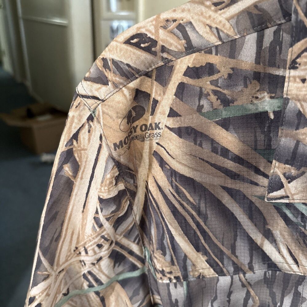 Magellan Outdoor Hunt Gear Men Med Camo Mossy Oak Button Down Short Sleeve - Picture 3 of 6